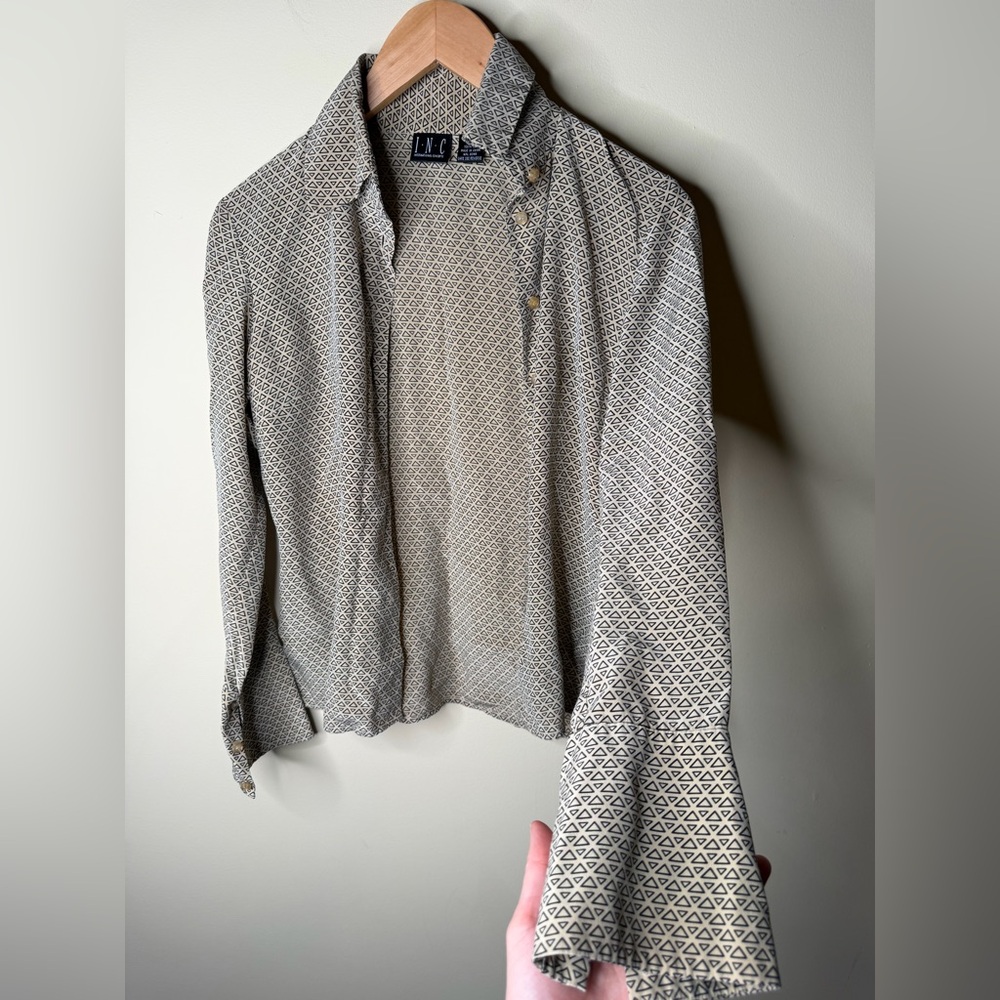 Vintage I.N.C. 100% Pure Silk Geometric Triangle Print Blouse – Women’s Size 2